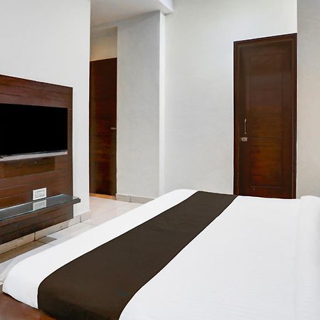 Super Collection O Railway Station Road Near Clock Tower Hotell Ludhiana Exteriör bild