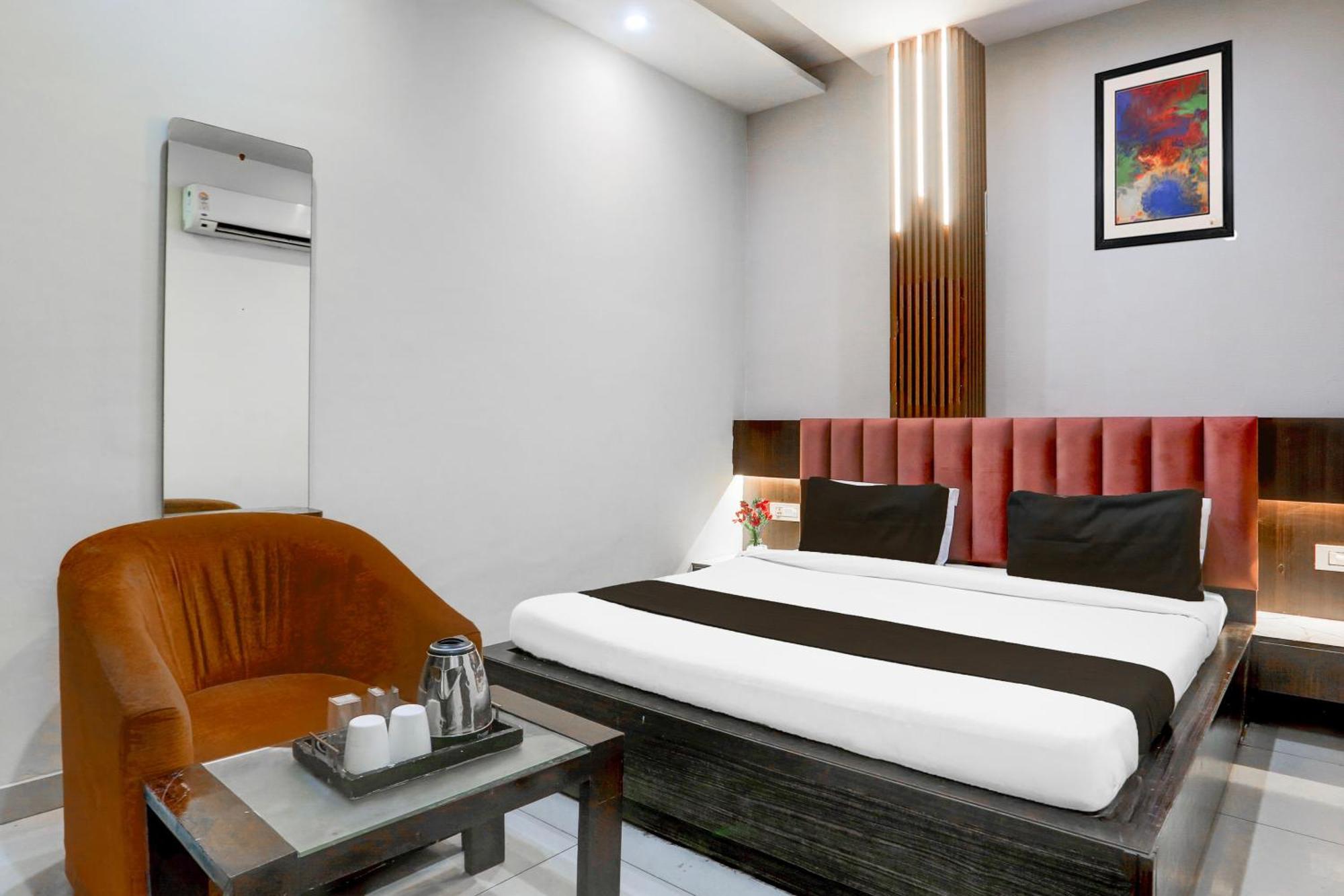 Super Collection O Railway Station Road Near Clock Tower Hotell Ludhiana Exteriör bild