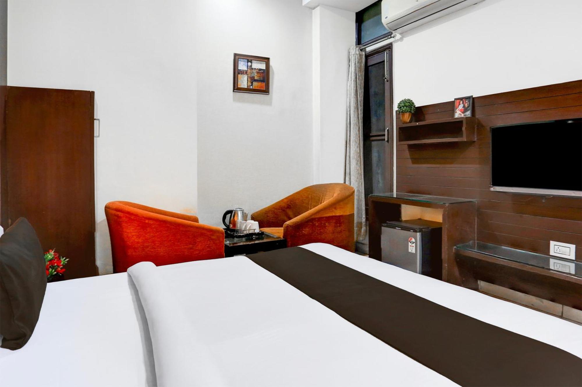 Super Collection O Railway Station Road Near Clock Tower Hotell Ludhiana Exteriör bild