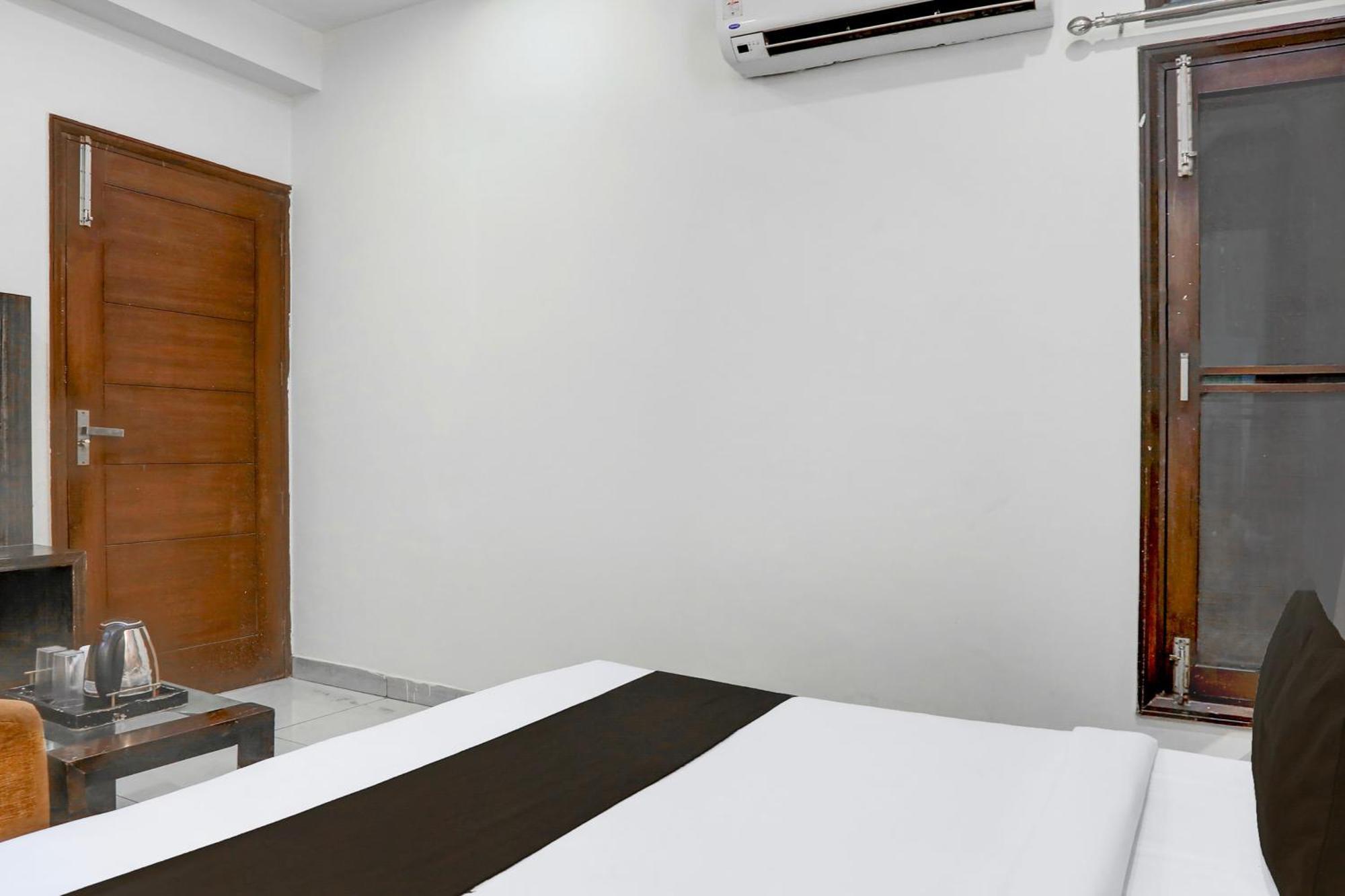 Super Collection O Railway Station Road Near Clock Tower Hotell Ludhiana Exteriör bild