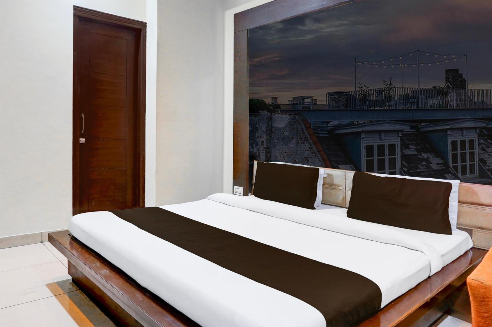 Super Collection O Railway Station Road Near Clock Tower Hotell Ludhiana Exteriör bild