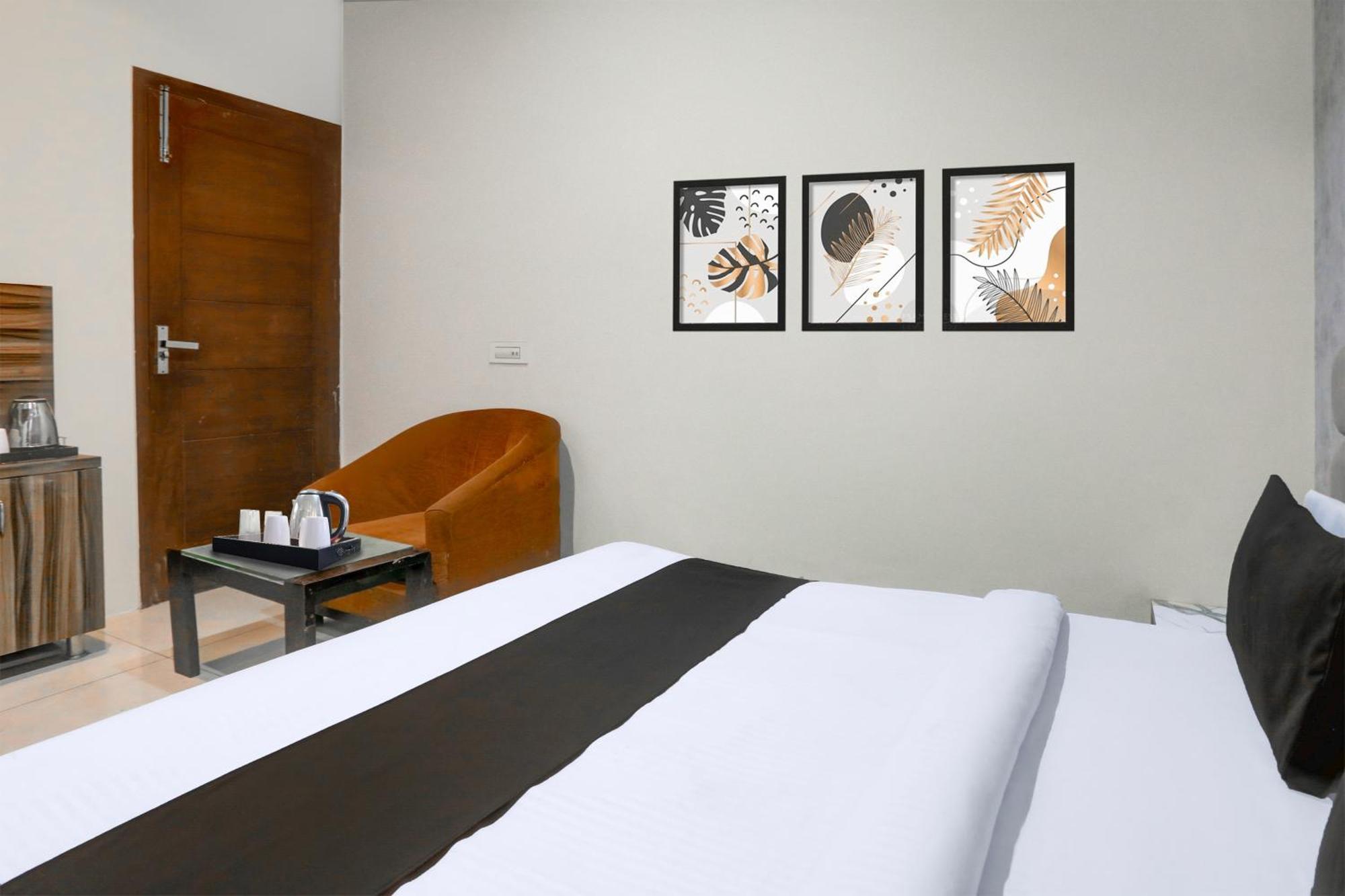 Super Collection O Railway Station Road Near Clock Tower Hotell Ludhiana Exteriör bild