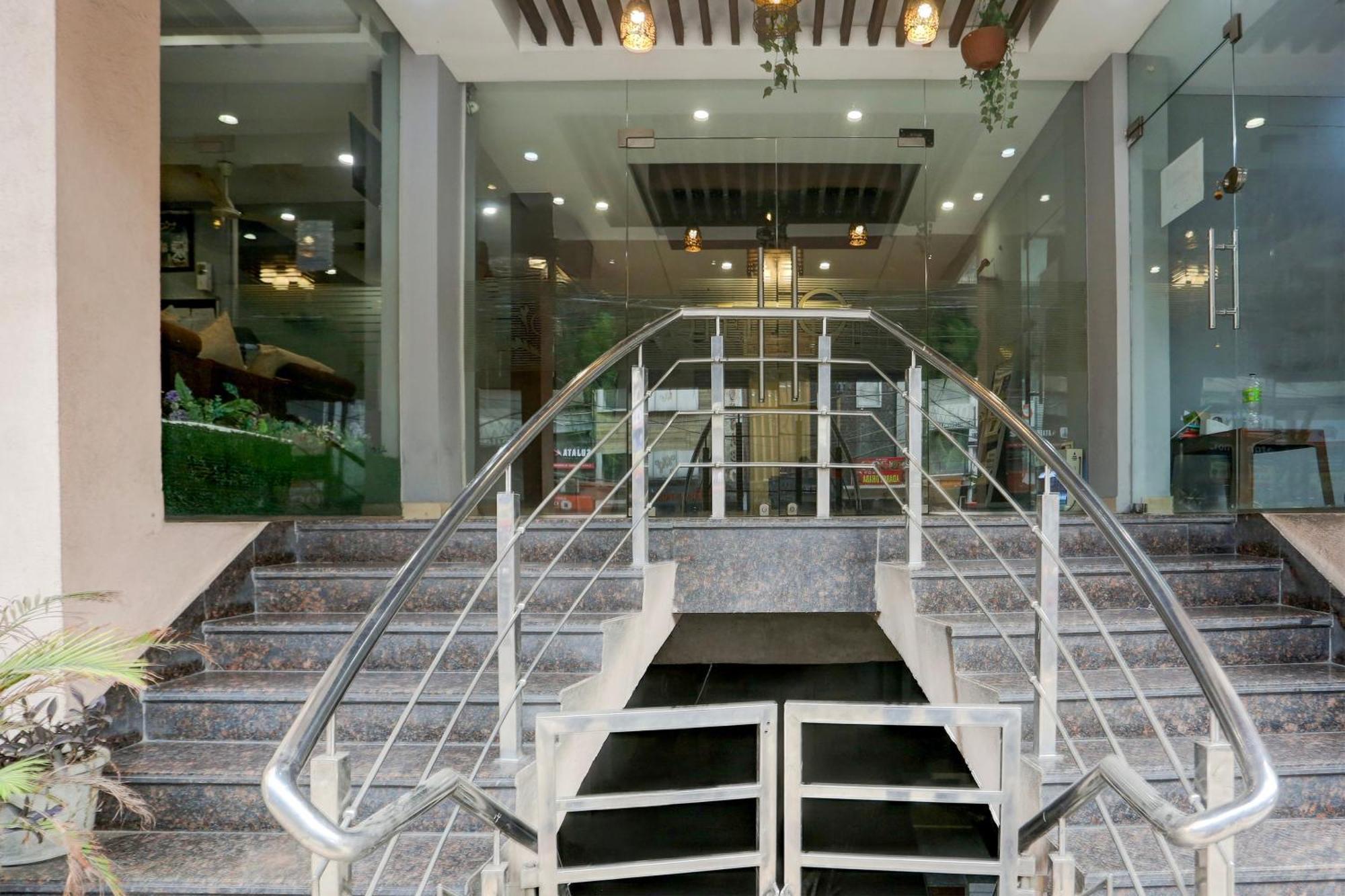 Super Collection O Railway Station Road Near Clock Tower Hotell Ludhiana Exteriör bild